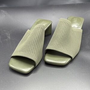 Beautiful Olive Green Square-Toe Ribbed Mules